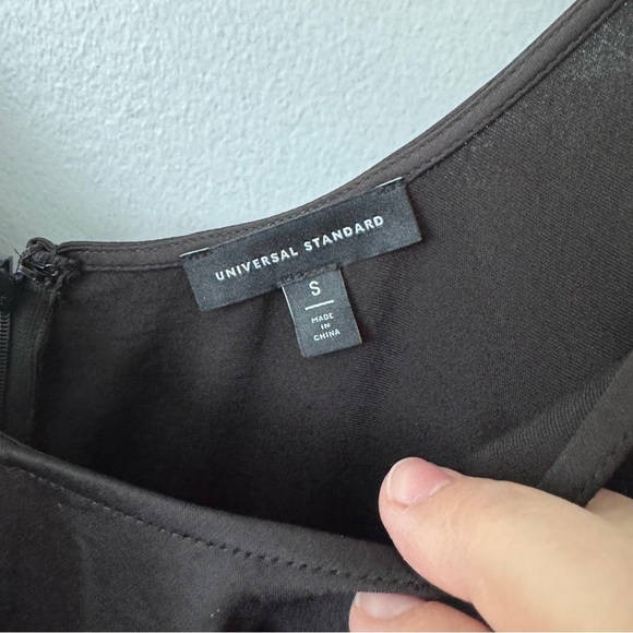 Universal Standard black satin v neck wide leg jumpsuit Size Small - Picture 5 of 6